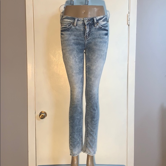 Silver Jeans Distressed Acid Wash 29” Inseam - Picture 14 of 14